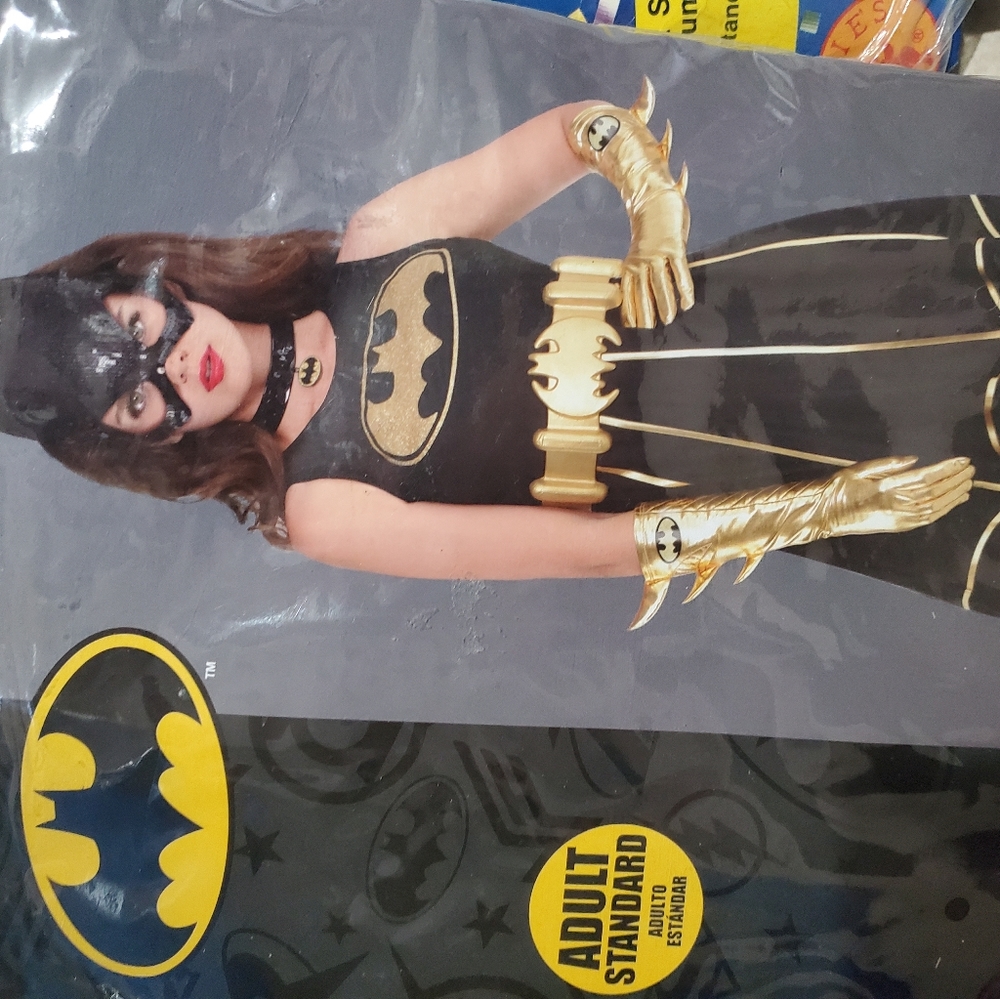 Costumes - Picture 5 of 12